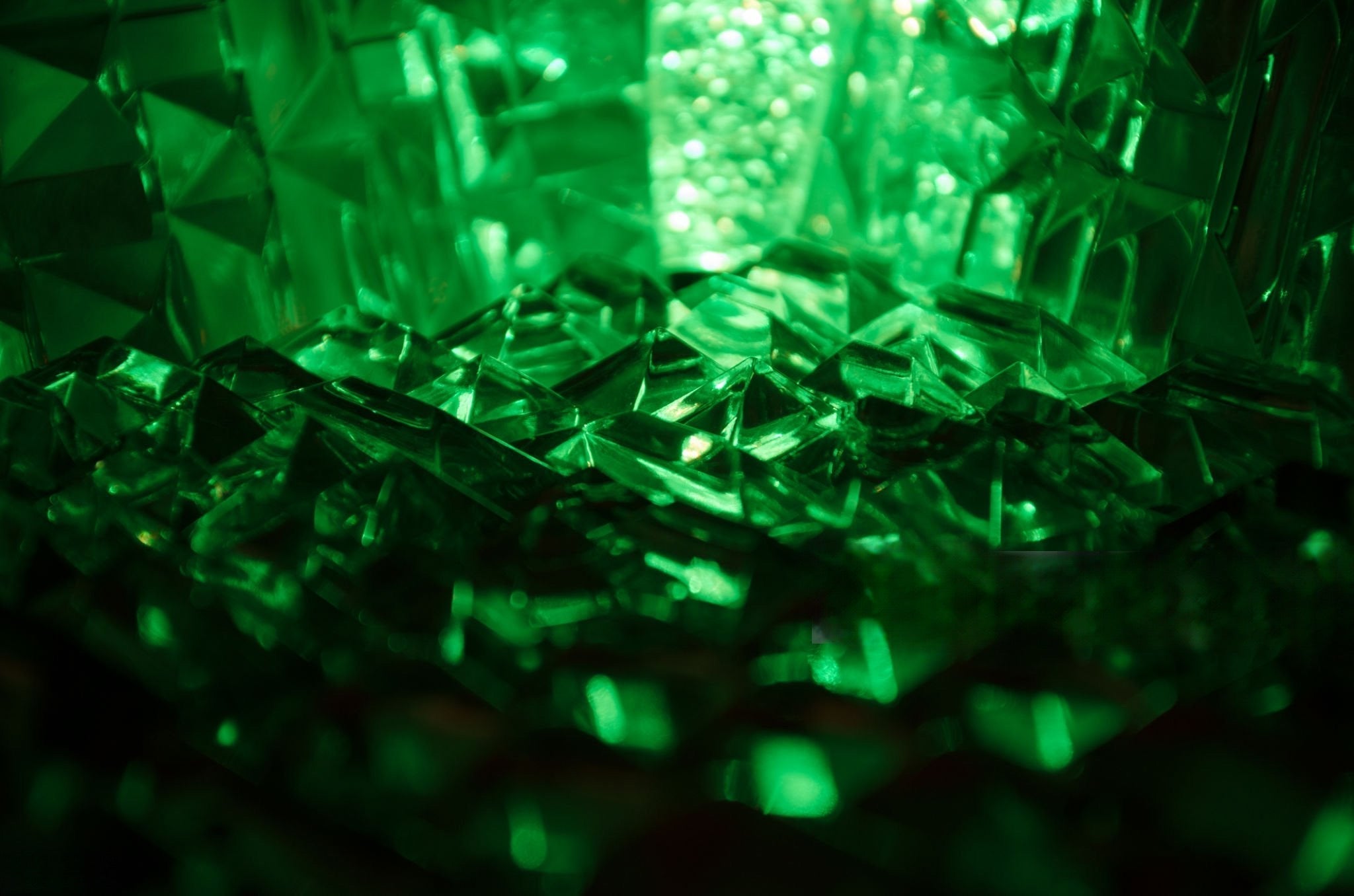 May Birthstone Jewelry: Discover the Emerald and Its Unique Charm