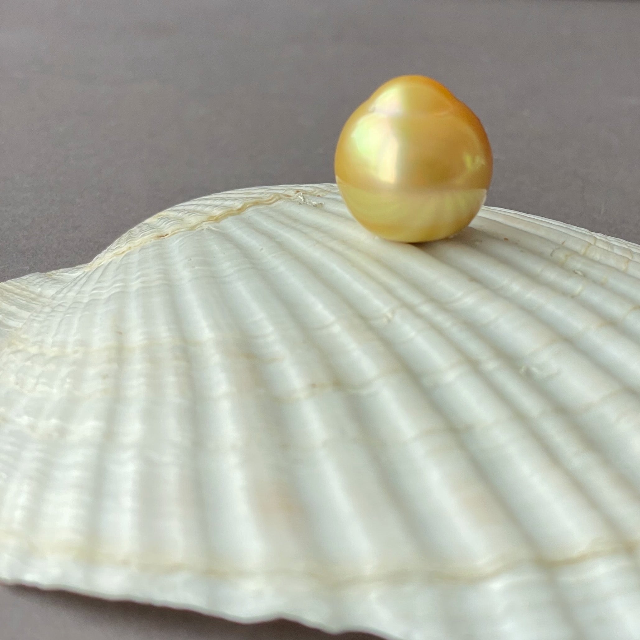 Golden Glow Loose Pearl Charm