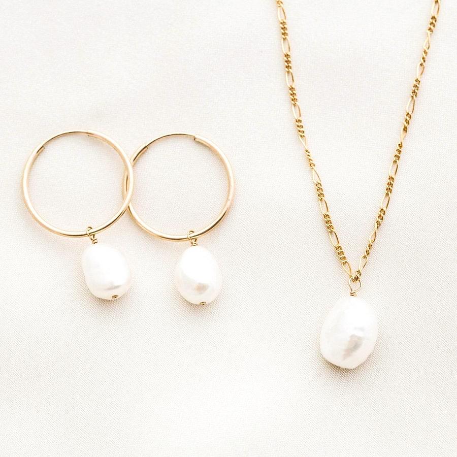 Gold Pearl Necklace