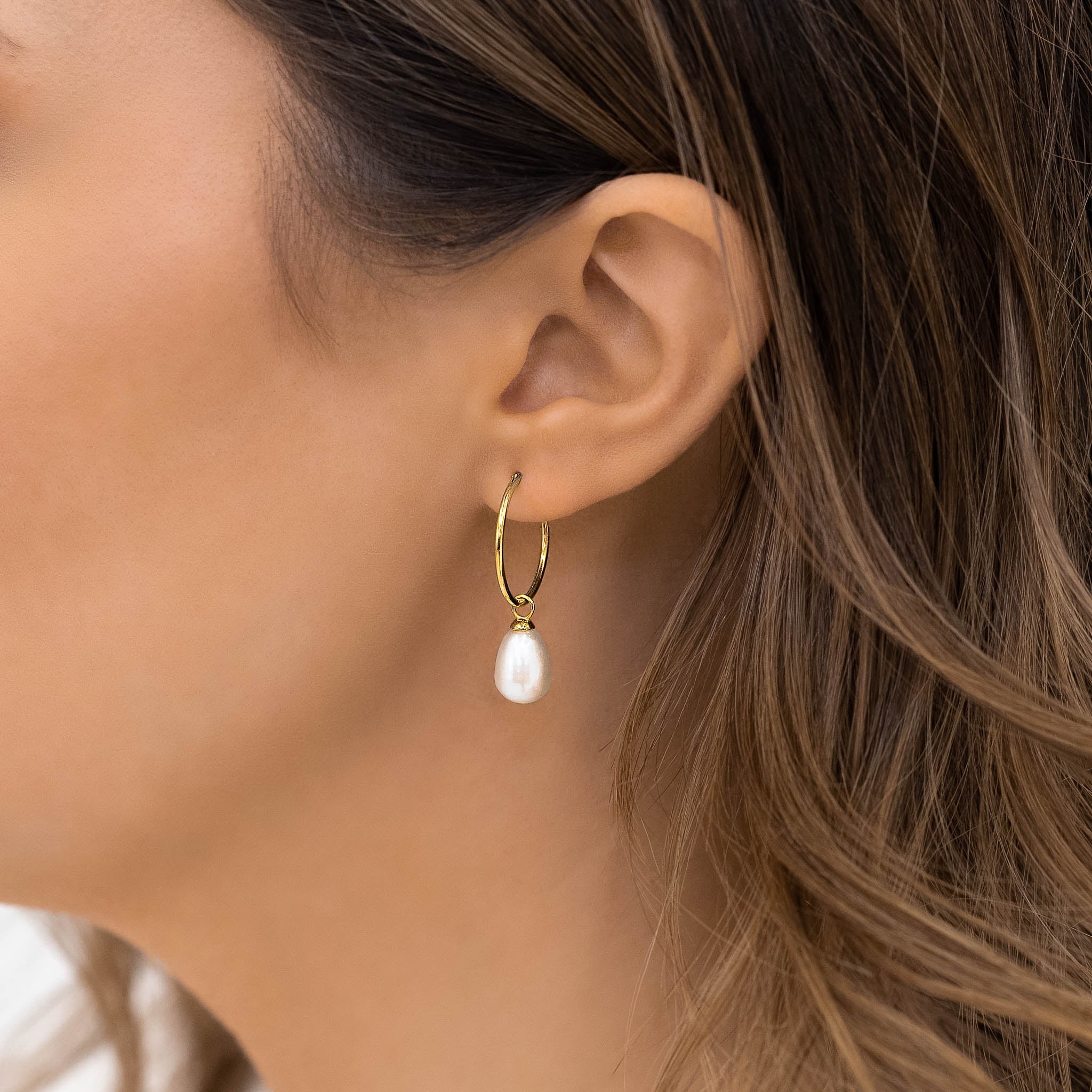 Charming Pearl Hoops