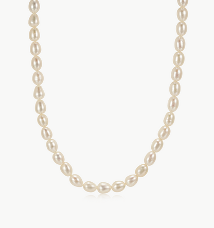 Small pearl necklace